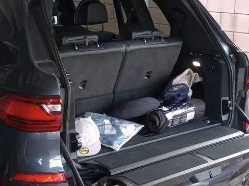 Used 2022 BMW X7 xDrive40i w/ M Sport Package image 12