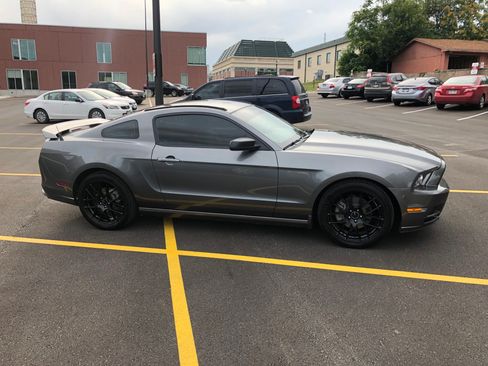 Used 2013 Ford Mustang Coupe RWD image 4