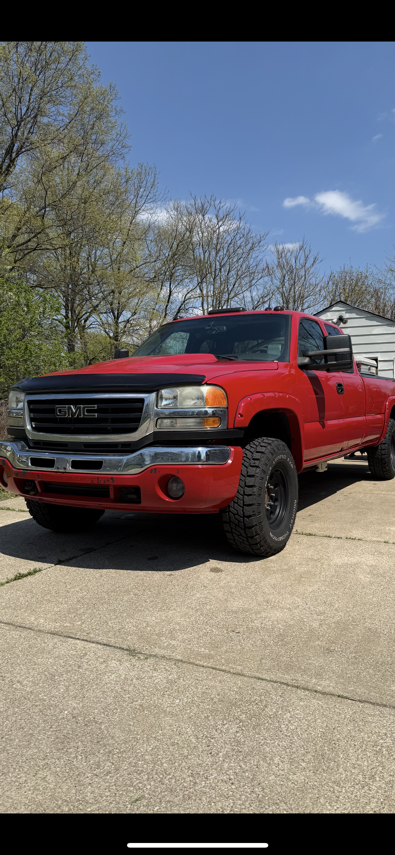 Used 2004 GMC Sierra 2500 SLT w/ Heavy-Duty Power Package AWD/4WD image 1