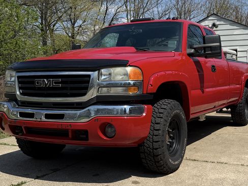 Used 2004 GMC Sierra 2500 SLT w/ Heavy-Duty Power Package image 1