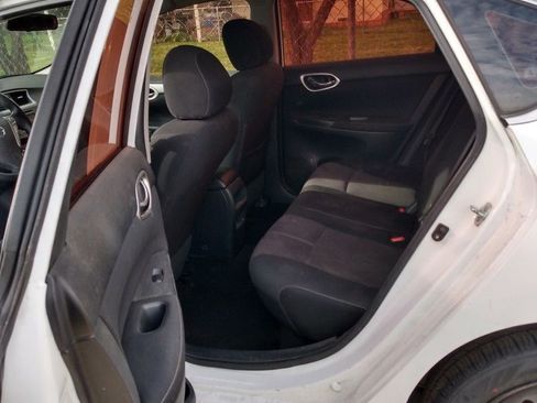 Used 2014 Nissan Sentra SV image 9