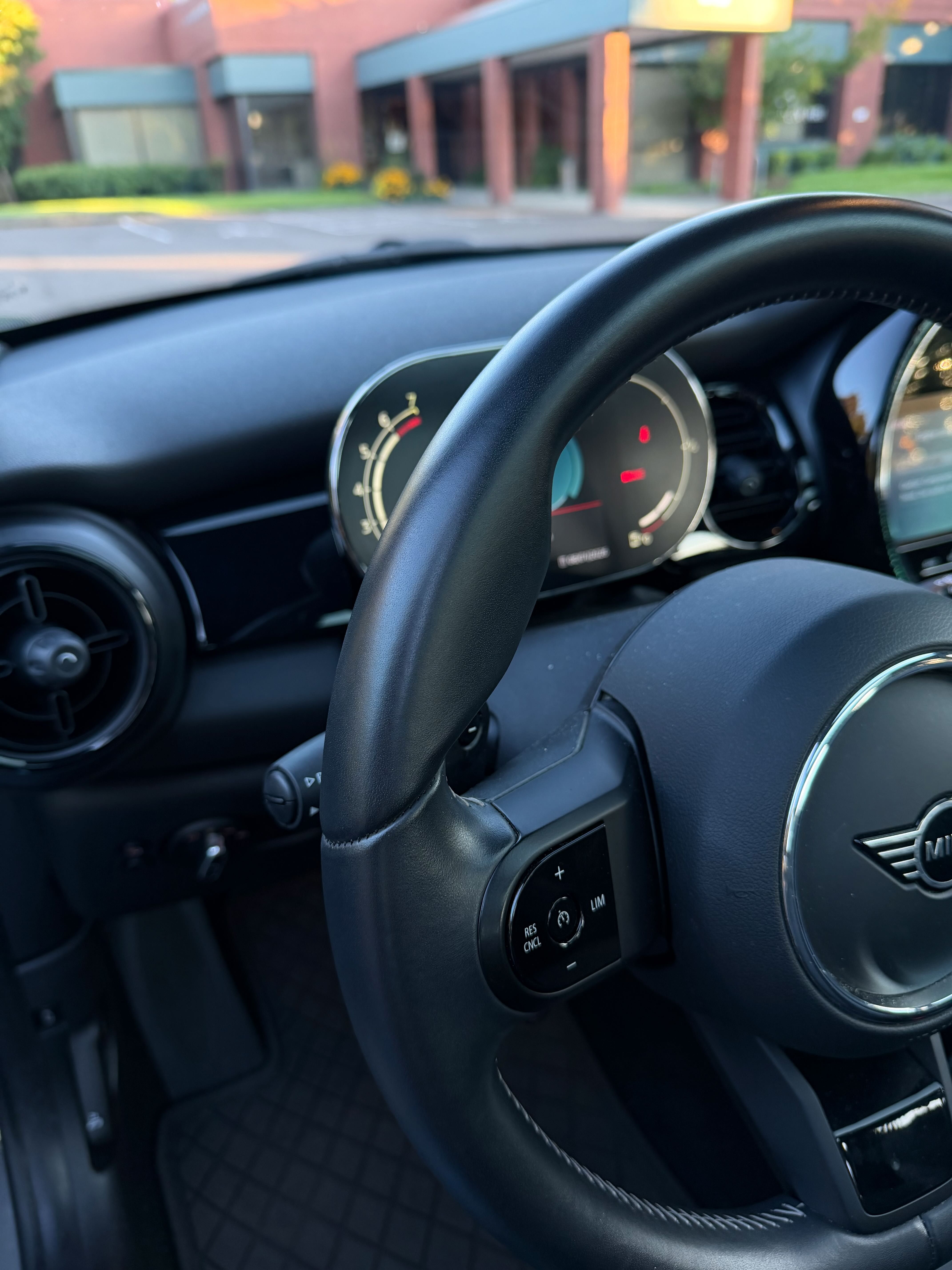 Used 2023 MINI Cooper S FWD image 5