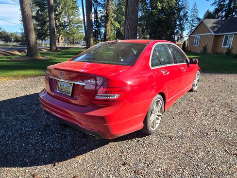 Used 2014 Mercedes-Benz C 300 4MATIC Sedan image 4