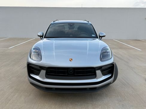 Used 2023 Porsche Macan image 2
