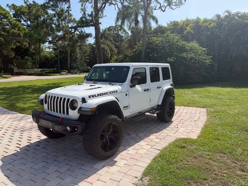 Used 2021 Jeep Wrangler Unlimited Rubicon AWD/4WD image 13