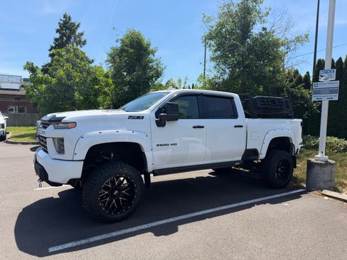 Used 2022 Chevrolet Silverado 3500 LTZ w/ LTZ Plus Package AWD/4WD image 11