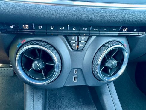 Used 2021 Chevrolet Blazer LT image 15