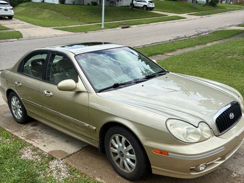 Used 2004 Hyundai Sonata LX FWD image 2