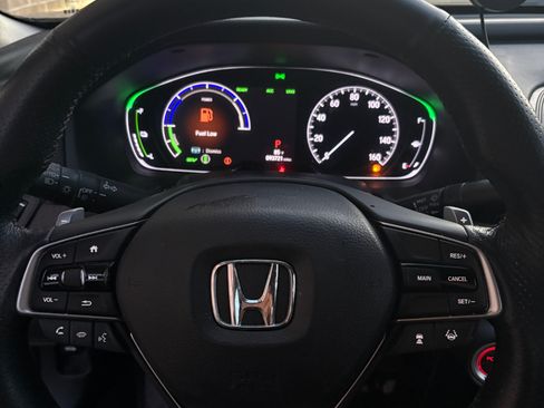 Used 2018 Honda Accord EX image 8