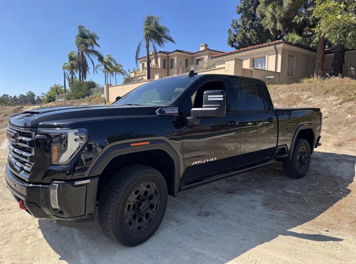 Used 2024 GMC Sierra 2500 AT4 w/ AT4 Premium Plus Package AWD/4WD image 2
