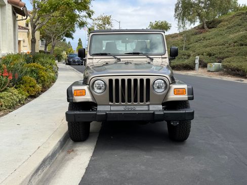 Used 2004 Jeep Wrangler SE AWD/4WD image 4