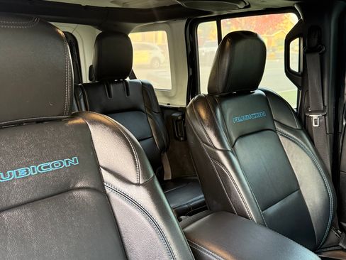 Used 2022 Jeep Wrangler Unlimited Rubicon 4xe w/ Safety Group image 9
