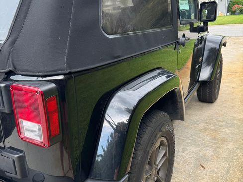 Used 2016 Jeep Wrangler Sahara AWD/4WD image 17
