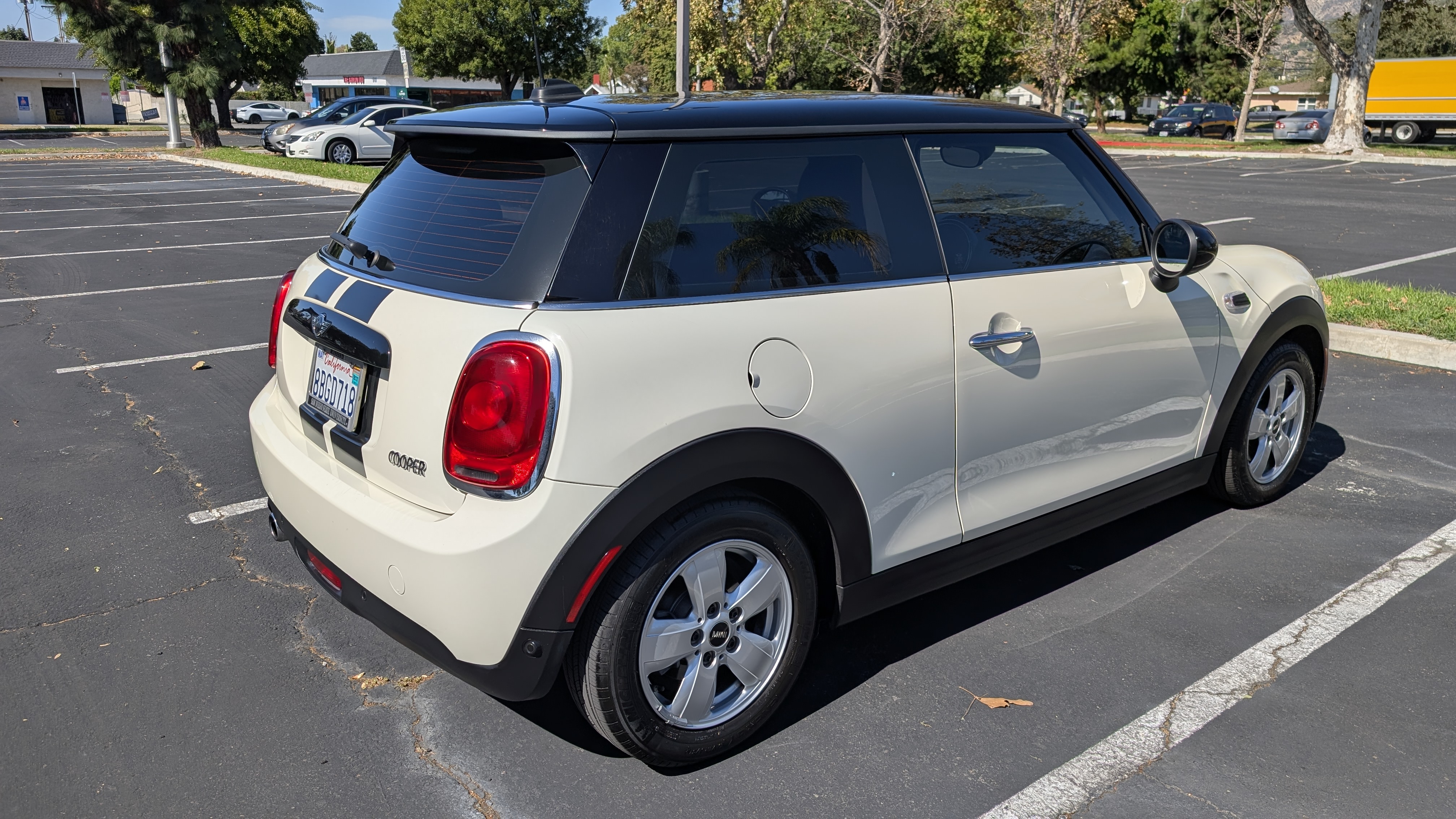 Used 2017 MINI Cooper 2-Door Hardtop FWD image 5