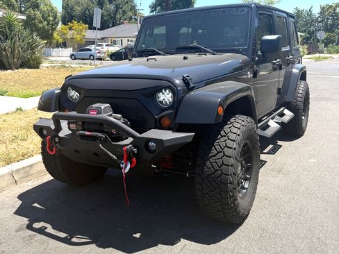 Used 2008 Jeep Wrangler Unlimited Sahara w/ Dual Top Group AWD/4WD image 29