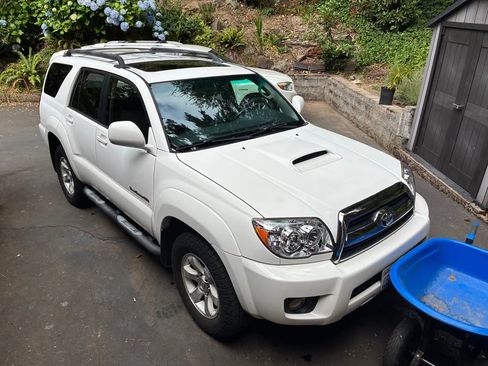 Used 2007 Toyota 4Runner Sport AWD/4WD image 2