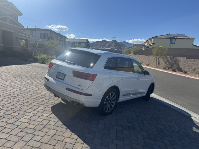 Used 2018 Audi Q7 3.0T Prestige w/ Prestige Package AWD/4WD image 2