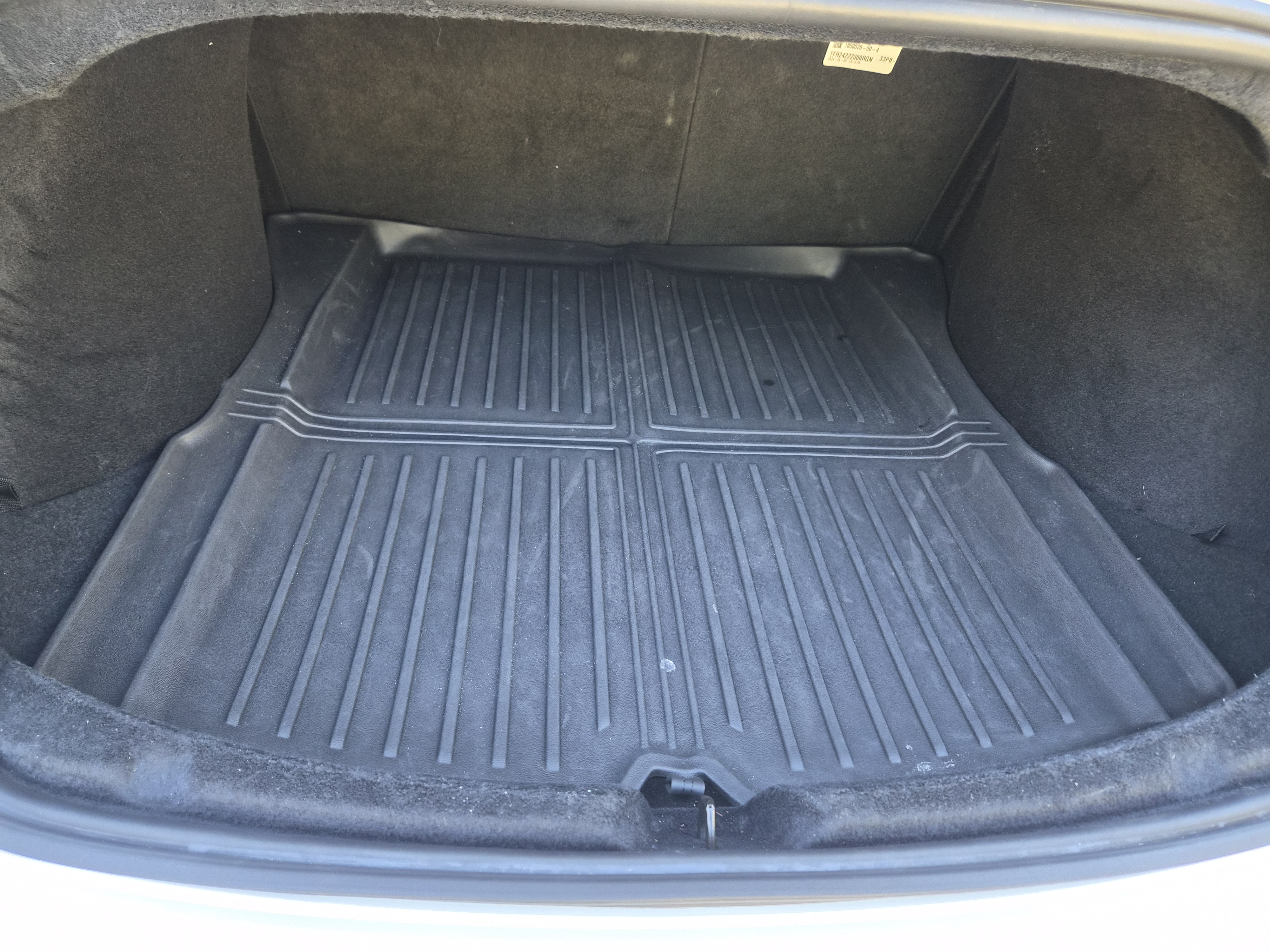 Used 2024 Tesla Model 3 Standard Range RWD image 9