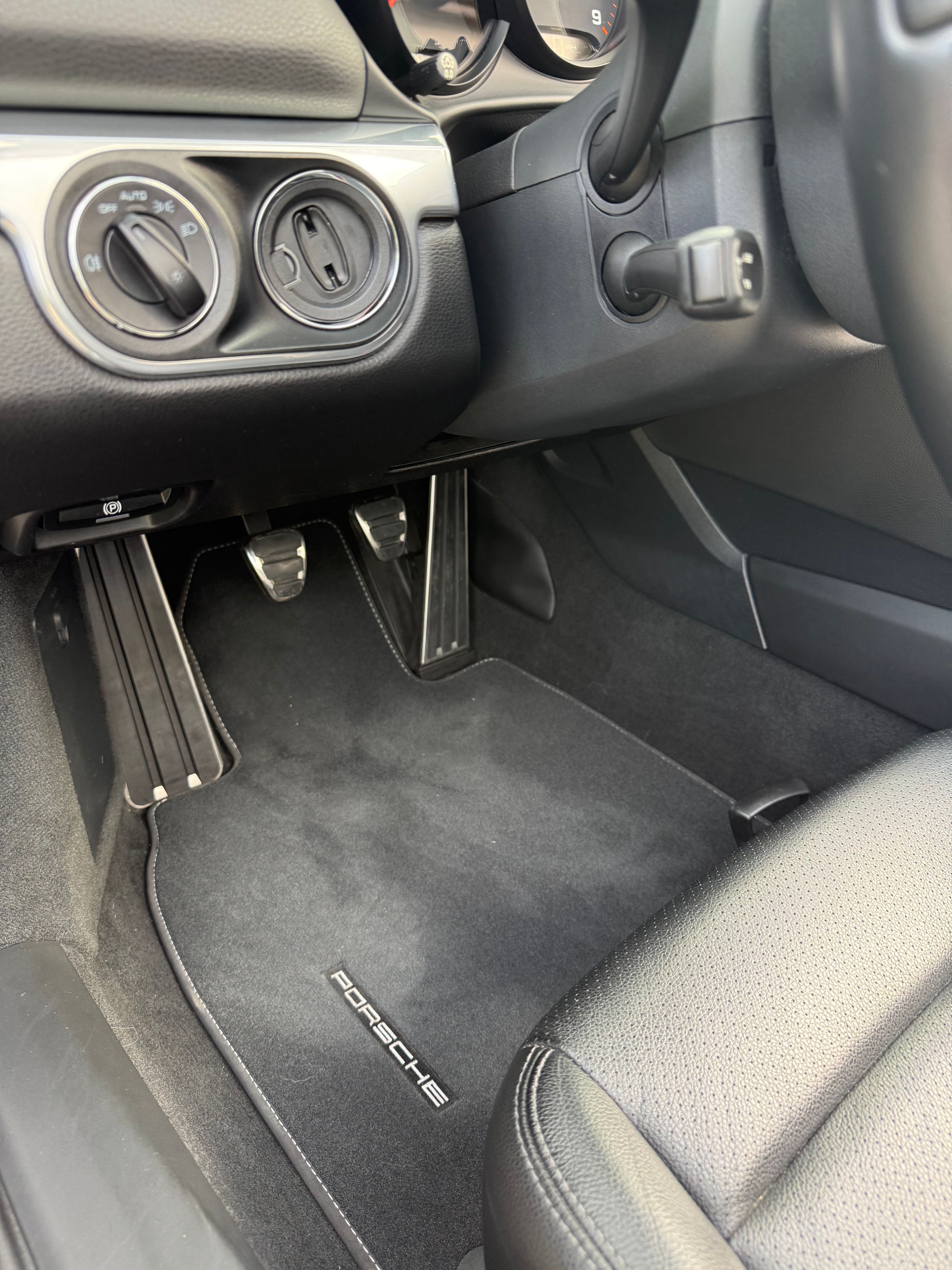 Used 2013 Porsche Boxster RWD image 28