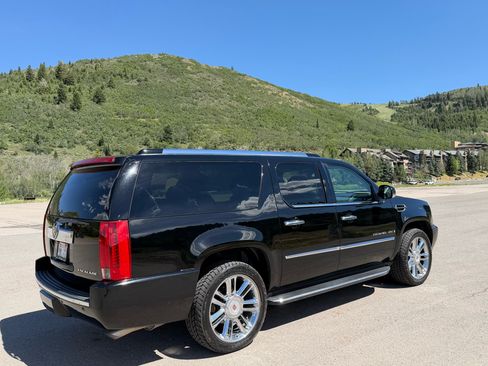 Used 2008 Cadillac Escalade ESV AWD image 9