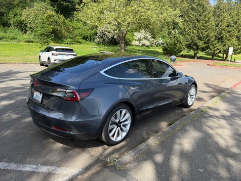 Used 2020 Tesla Model 3 Standard Range Plus RWD image 6