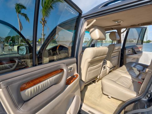 Used 2005 Lexus LX 470 4WD image 20