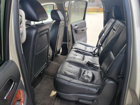 Used 2013 Chevrolet Suburban LTZ image 10