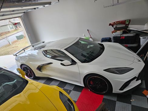 Used 2025 Chevrolet Corvette Stingray Preferred Cpe w/ Z51 Performance Package image 1