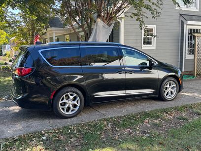 Used 2018 Chrysler Pacifica Touring-L Plus w/ Tire & Wheel Group