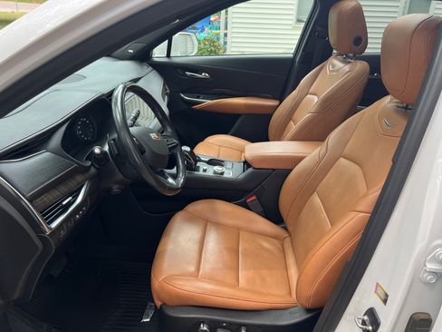 Used 2019 Cadillac XT4 Premium Luxury AWD/4WD image 12