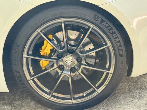 Used 2016 Porsche Boxster Spyder RWD image 14