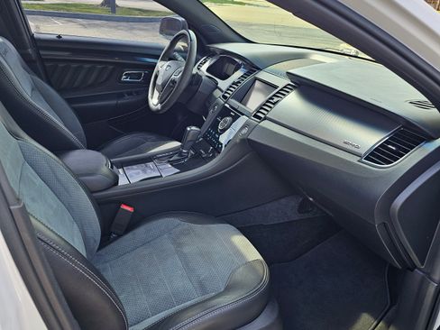 Used 2013 Ford Taurus SHO image 8