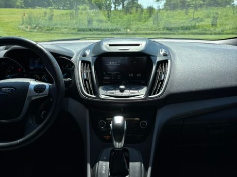 Used 2015 Ford Escape SE w/ Equipment Group 201A FWD image 10