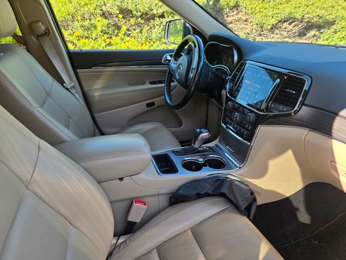 Used 2020 Jeep Grand Cherokee Limited image 5