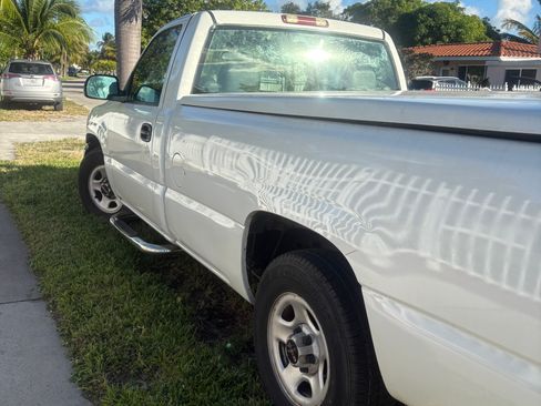 Used 2004 GMC Sierra 1500 W/T image 5
