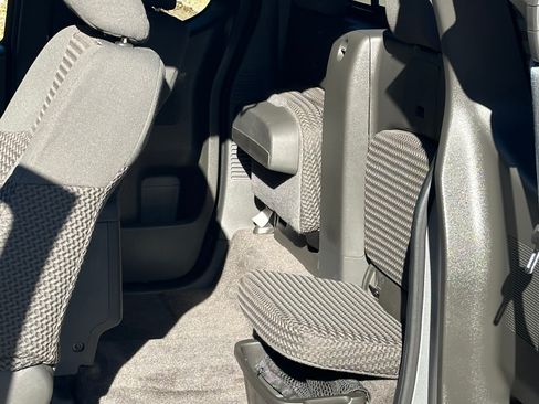 Used 2016 Nissan Frontier SV w/ SV Value Truck Package image 12