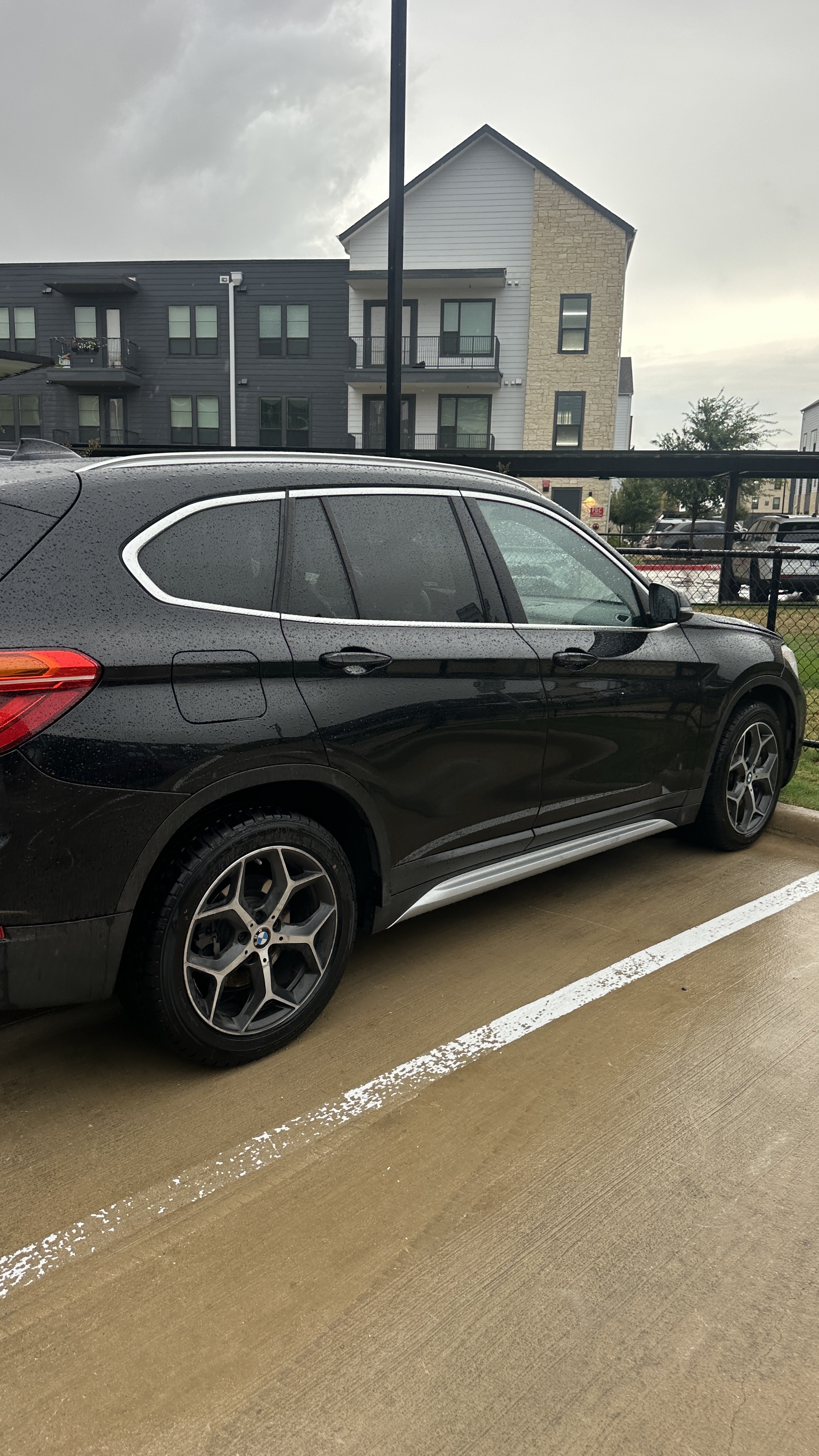 Used 2018 BMW X1 sDrive28i FWD image 1