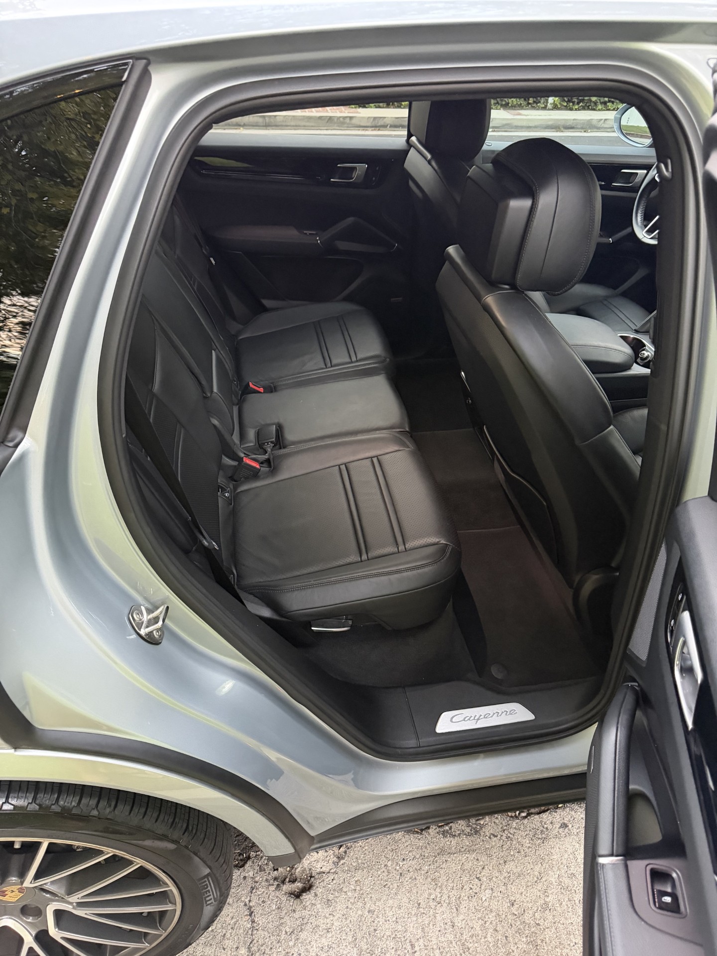 Used 2020 Porsche Cayenne AWD/4WD image 14