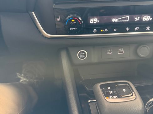 Used 2023 Nissan Rogue SV w/ SV Premium B Package image 30