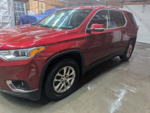 Used 2018 Chevrolet Traverse LT image 9