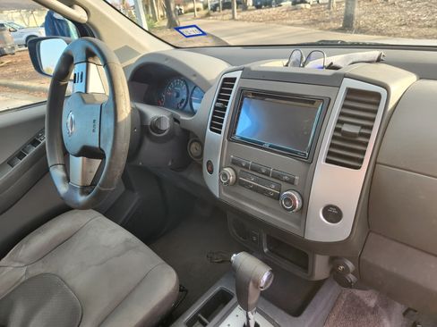 Used 2011 Nissan Xterra S image 4