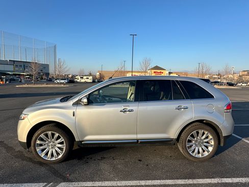 Used 2013 Lincoln MKX AWD image 5