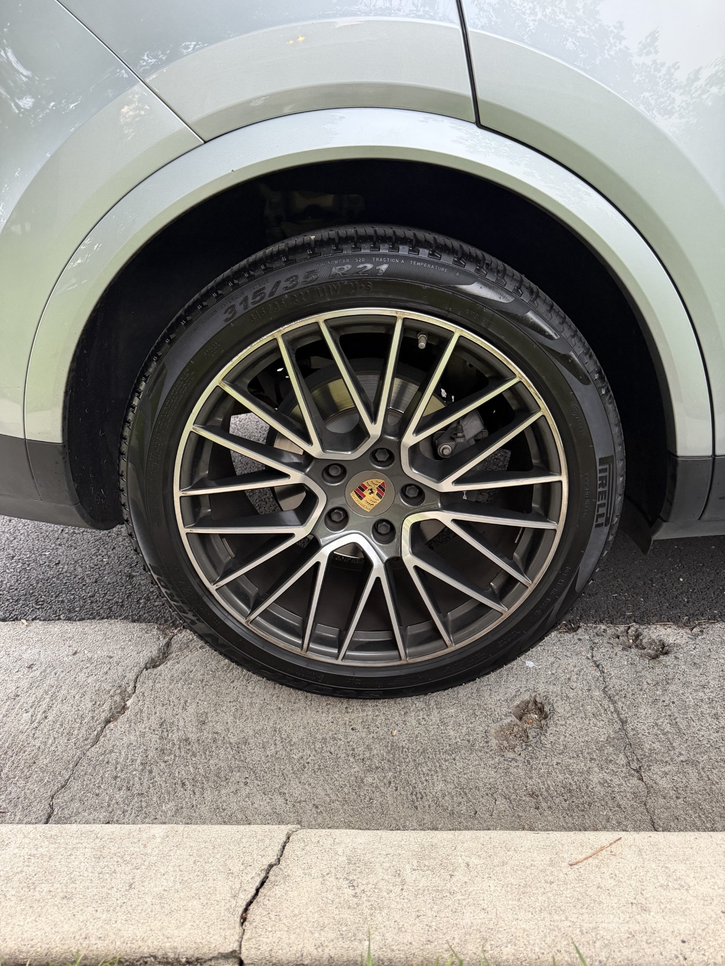 Used 2020 Porsche Cayenne AWD/4WD image 11