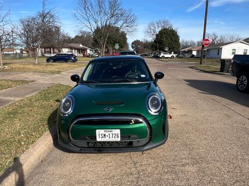 Used 2022 MINI Cooper SE image 2