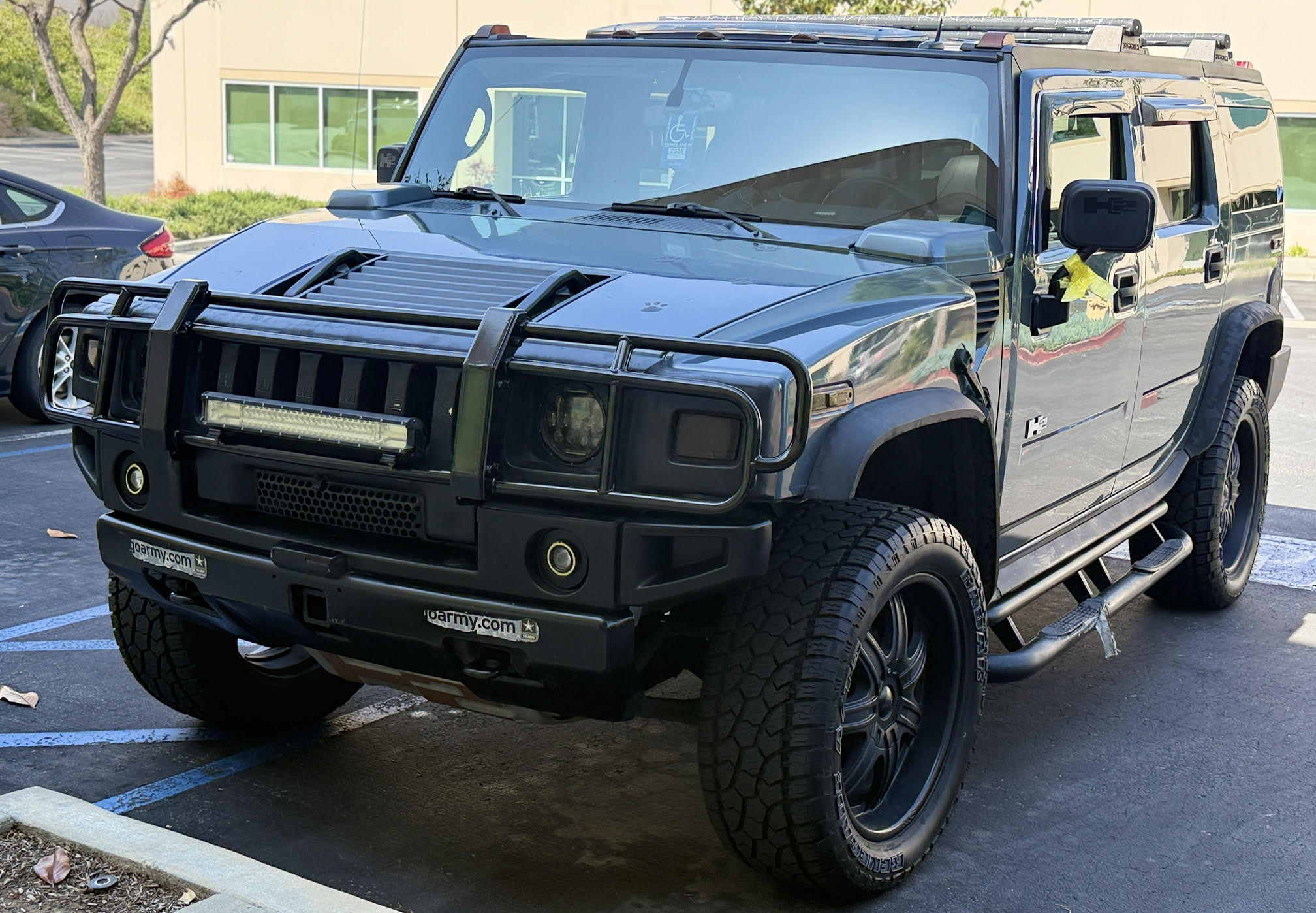 Used 2005 HUMMER H2 w/ Preferred Equipment Group AWD/4WD image 4