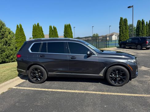 Used 2022 BMW X7 xDrive40i w/ Executive Package AWD/4WD image 4