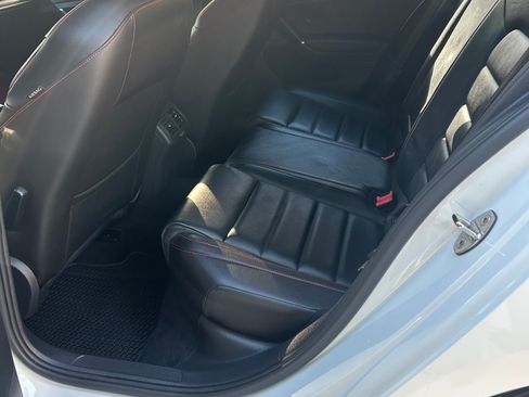 Used 2019 Volkswagen GTI SE FWD image 14