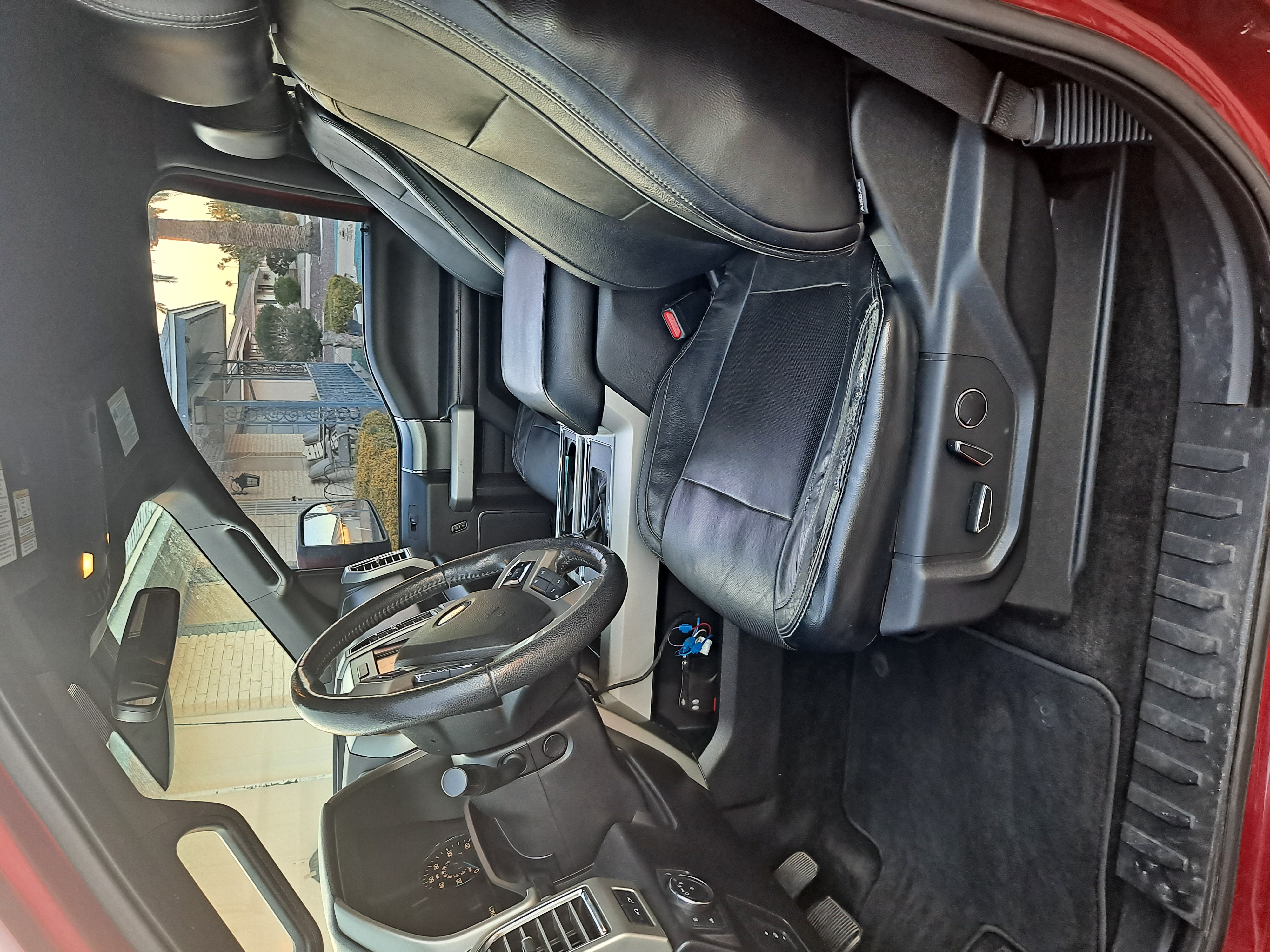 Used 2015 Ford F150 Lariat w/ Equipment Group 502A Luxury AWD/4WD image 10