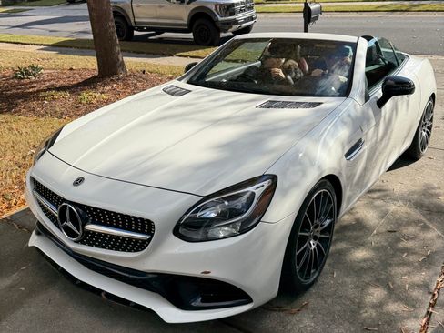 Used 2018 Mercedes-Benz SLC 300 image 9
