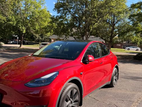 Used 2025 Tesla Model Y Long Range AWD/4WD image 5